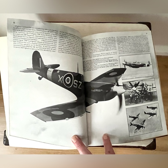 Vintage Supermarine Spitfire Book by Chaz Bowyer - Picture 4 of 5